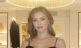 Joanna Opozda wcisnęła się w frywolne bikini i pręży ciałko do obiektywu. Fani ostro: "Bez wstydu" [zdjęcia]