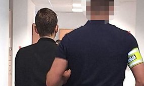 Dramat w Warszawie. 19-latek zaatakował śpiącą matkę i jej partnera młotkiem. Sąsiedzi przerywają milczenie: "To była spokojna rodzina"