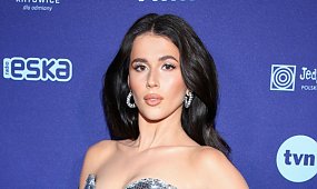 Roksana Węgiel w ultraobcisłej kiecce z dekoltem do pępka. Ta kreacja ledwo trzymała się na ciele [zdjęcia]