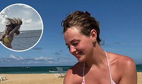 Rozgogolona Wiktoria Gąsiewska w mikroskopijnym bikini na koniu. Fani wściekli: "To realny ból" [zdjęcia]