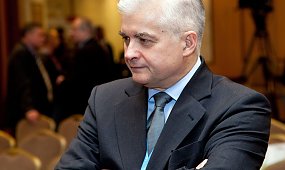 Koniec uniewinnienia Włodzimierza Cimoszewicza. Jest prawomocny wyrok za potrącenie rowerzystki: "Sprawiedliwość po latach?"