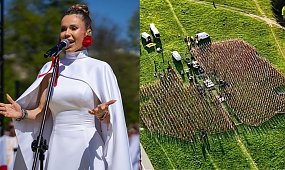 Doda zaśpiewała hymn na Błoniach w Krakowie. Gdy nagle przypięła TO do piersi, ludzie zalali się łzami. "Mam ciary" [wideo]