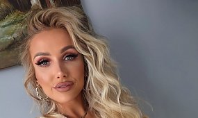 Eliza Trybała wypięła zgrabne ciało w mega wyciętej mini na komunii. Fani szydzą: "Sakramencko gorąca" [zdjęcia]