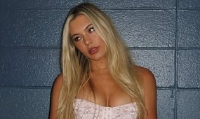 Jutta Leerdam wypina ciało w mikroskopijnym bikini. Internauci nie gryzą się w język [zdjęcia]