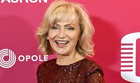 Katarzyna Żak odsłoniła obłędne ciało w prześwitującej sukni. 62-latka w zuchwałej kreacji wprawia w osłupienie [zdjęcia]