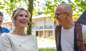 Marta Nawrocka niczym modelka "Vogue'a" w Szwajcarii. "Masełkowa" stylizacja wprawia w osłupienie