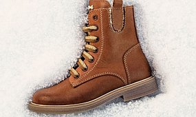 Najmodniejsze botki damskie - jakie modele warto mieć w swojej garderobie?