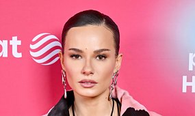 Natalia Szroeder wypięła ciało w mikroskopijnym staniku i krowich łatach. Fani bez litości: "Obscenicznie" [zdjęcia]