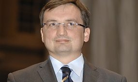 Prywatna wendeta Zbigniewa Ziobry za miliony podatników? Przełom w sprawie śmierci jego ojca