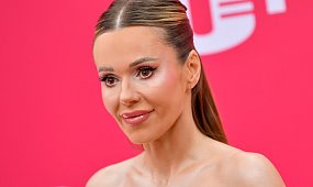 Frywolna Doda znów szokuje. Nie do wiary, co wyrosło jej na dekolcie. Fani nie gryzą się w język: "Szczyt bezczelności" [zdjęcia]