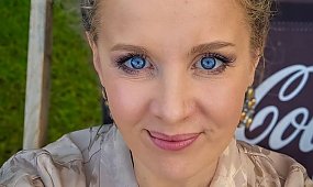 Szczęka opada! Anna Powierza w ślubnym wydaniu wbija w fotel. "To naprawdę ona?!" [zdjęcia]