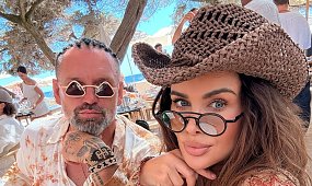 Natalia Siwiec wypina rozgogolony tył na Ibizie. Celebrytka pochwaliła się drapieżnymi kadrami z urlopu na Ibizie [zdjęcia]