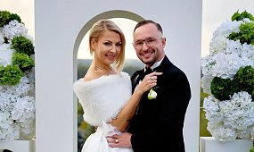 Magdalena Narożna wzięła ślub. Odważne fotki państwa młodych rozpaliły sieć [zdjęcia]