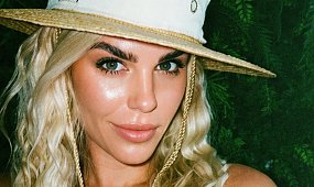 Była żona Marcina Mroczka zrzuciła fatałaszki i pręży obłędne ciało. Trudno oderwać od niej wzrok [zdjęcia]