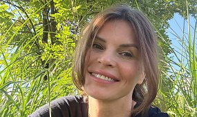 54-letnia Renata Gabryjelska rozgrzała sieć do czerwoności. Wbiła się w skąpy, koronkowy gorset, fani oniemieli [zdjęcie]