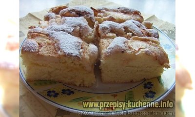 Biszkopt z owocami i olejem