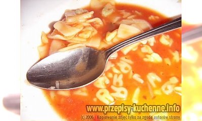 Zupa pomidorowa z literkami