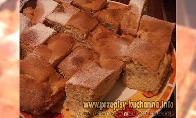 Biszkopt z jabłkami i olejem
