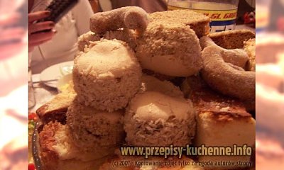 Ciastka lukrowane z masa orzechowa