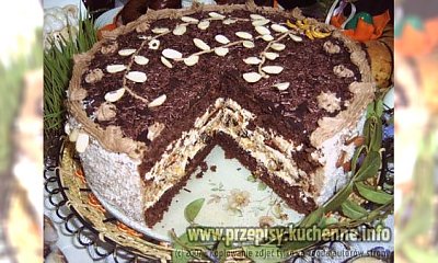 Tort z masą i owocami