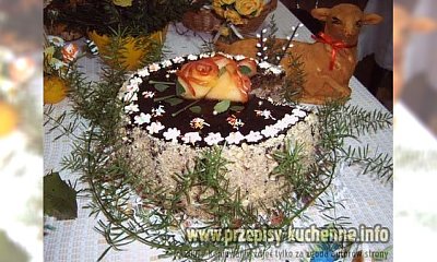 Tort kakaowo - orzechowy z białą masą