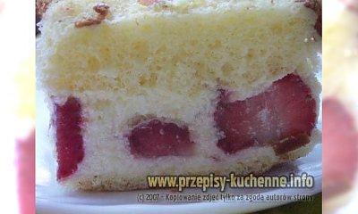 Placek z masą i truskawkami