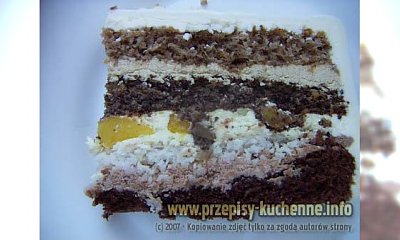 Placek kokosowy z brzoskwiniami i lukrem