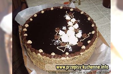 Tort orzechowy z masą