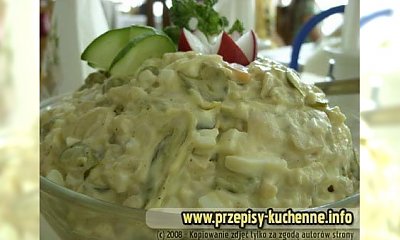 Sałatka pieczarkowa z serem żółtym