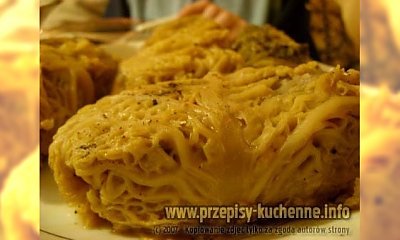 Gołąbki z ryżem i mięsem w kapuście