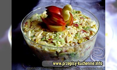 Sałatka z kurczakiem i serem żółtym