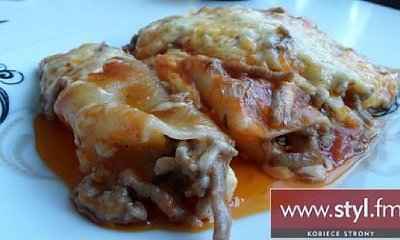 Cannelloni z mięsem i sosem