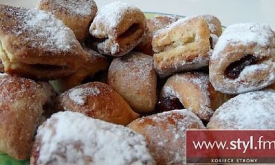 Małe roladki z marmoladą z róży