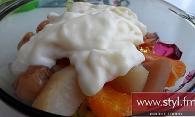 Deser z galaretka i owocami