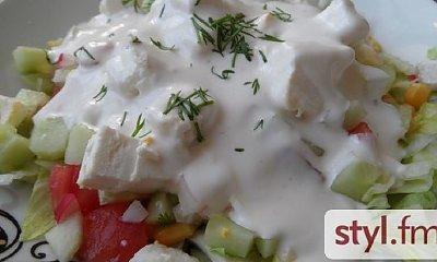 Sałatka z serem feta i rzodkiewką