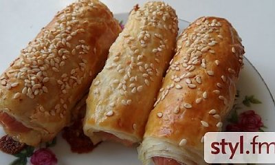 Parówki w cieście francuskim