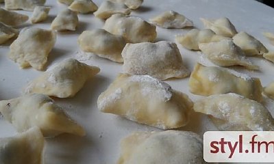 Pierogi z leśnymi borówkami