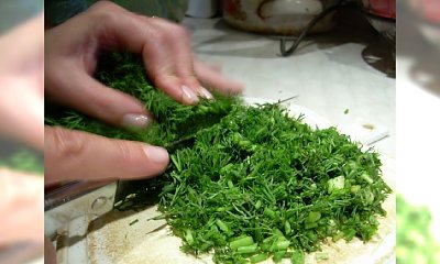 Jak dbać o dłonie podczas domowych porządków?
