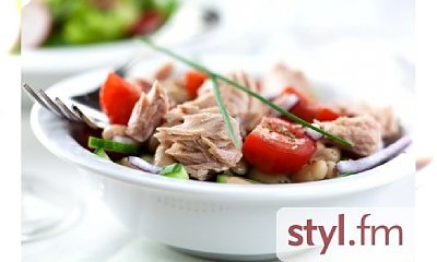 Sałatka z serem feta i tuńczykiem