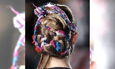 Chusta we włosach – trend Thakoon