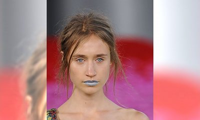 Kolorowe usta na pokazie Mary Katrantzou