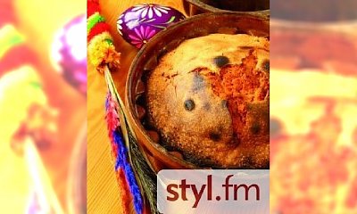 Wielkanocna babka drożdżowa