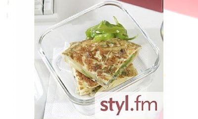 Hiszpański omlet z cebulą i zieloną papryką