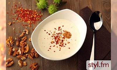 Rozgrzewająca zupa serowa z szynką i chilli