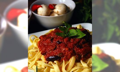 Tagliatelle z sosem pomidorowo-mięsnym