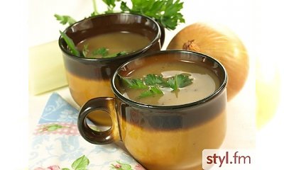 Zupa cebulowa z makaronem ryżowym