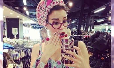 "Masakra - jest tak ciepło, że najchętniej chodziłabym nago lol"