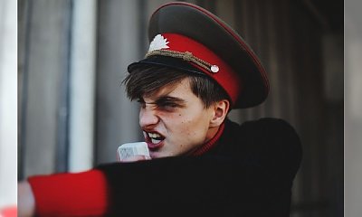 NO PASARAN! Rewolucyjny edytorial L'Officiel Hommes