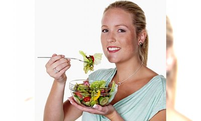 Jedzenie z dowozem do pracy, czyli jak wybrać dobry lunch service