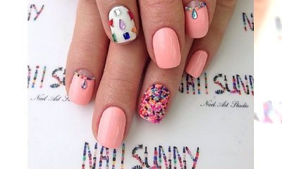 Uroczy manicure dla krótkich paznokci - 20 najlepszych inspiracji